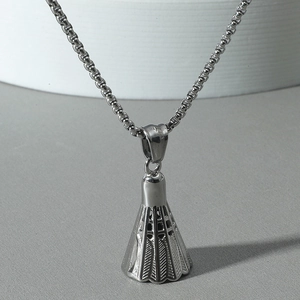 Collana con ciondolo a volano 3D realistico in acciaio inossidabile argento lucido