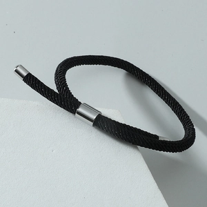Bracelet corde tressée noire minimaliste avec détails en métal argenté unisexe