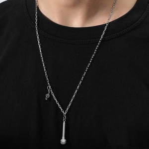 Collier Pendentif Microphone Hip Hop Note de Musique Clé de Sol Charme Chaîne en Alliage pour Hommes Femmes Bijoux Chanteur