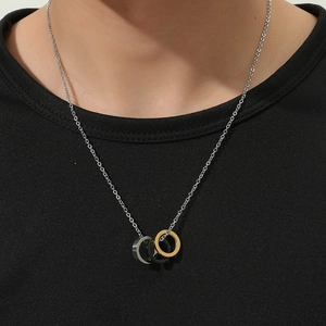 Collier Pendentif Triple Anneau Entrelacé en Acier Inoxydable Minimaliste pour Hommes Femmes Bijoux de Mode Géométriques Polis Tricolores