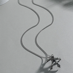 Punk style vintage dragon claw pendant necklace for men in silver polished stainless steel