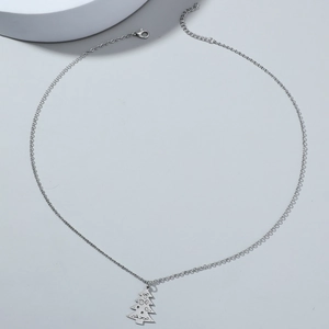 Collier avec pendentif sapin de Noël en acier titane et motifs d'étoiles argentés