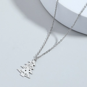 Collier minimaliste en acier inoxydable argenté avec pendentif sapin de Noël étoilé