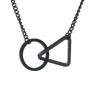 Collier minimaliste en acier inoxydable noir avec pendentifs géométriques cercle et triangle