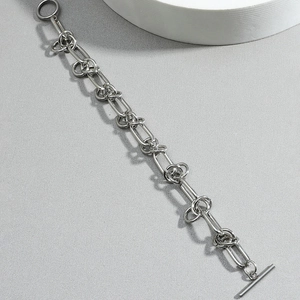 Titanstahl-Armband mit geometrischen Kettengliedern und schickem T-Bar-Verschluss