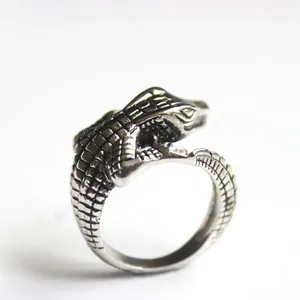 Vintage silver crocodile open ring with detailed scales and adjustable wrap design