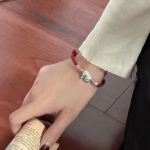 Bracelet chat de chance en argent S925 avec cordon tressé rouge et rose minimaliste