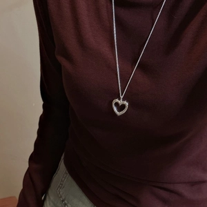Minimalist S925 sterling silver hollow heart pendant necklace with matte finish