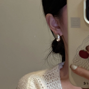 Minimalist chunky silver S925 sterling silver hoop earrings with high polish finish
