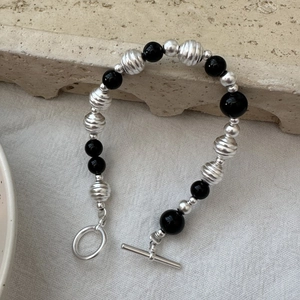 S925 silver beaded bracelet with black onyx stones and a vintage toggle clasp closure