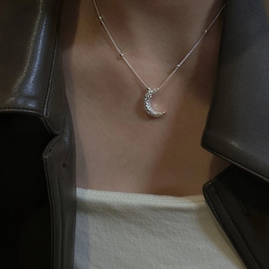 S925 sterling silver moon necklace with hammered texture on a chic pearl link chain