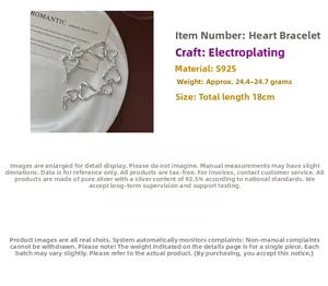 Gros plan du bracelet cœur en argent S925 montrant la texture et la longueur de 18cm