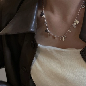 Collana minimalista in argento sterling 925 con pendente quadrato e catena regolabile