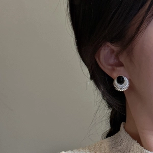 Boucles d'oreilles vintage en argent S925 avec onyx noir et motif soleil rayonnant