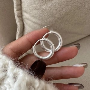 Minimalist S925 sterling silver chunky hoop earrings with a matte brushed finish