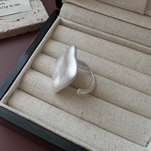 Minimalist matte S925 sterling silver open ring with unique irregular organic leaf design
