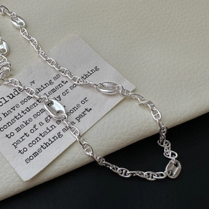 Collier en argent sterling S925 avec maillons groin de porc sur cuir de couleur ivoire