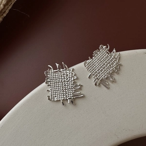 Minimalist S925 sterling silver woven square stud earrings with fringe design