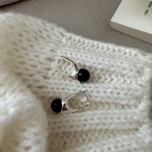 Minimalist S925 silver U-shape hoop earrings with polished black onyx bead drops