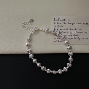 Bracelet minimaliste en argent sterling S925 avec perles facettées et pendentif cœur