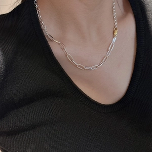 S925 sterling silver paperclip chain necklace with gold-silver mixed link on a model
