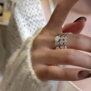 S925 sterling silver triple layer woven disc ring with a hammered vintage finish