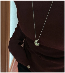 Polished S925 sterling silver crescent moon pendant necklace on a box chain for women