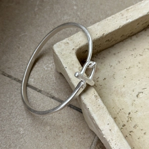 Bracelet Jonc à Boucle Étrier en Argent Sterling S925 pour Femme Minimaliste Mat Givré Fer à Cheval Vintage Bijoux Cadeau