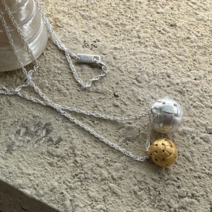 Collier Pendentif Boule Tissé en Argent Sterling 925 Vintage Or Argent Couleur Contrastée Design de Niche Bijoux Chaîne Longue