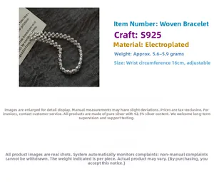 Vue détaillée du bracelet tissé en argent S925 avec perles CNC et bande élastique