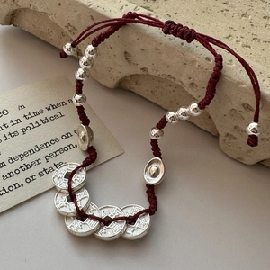 Bracelet en Argent Sterling 925 avec Pièces des Cinq Empereurs Cordon Rouge Tissé à la Main Réglable Femme Bijoux