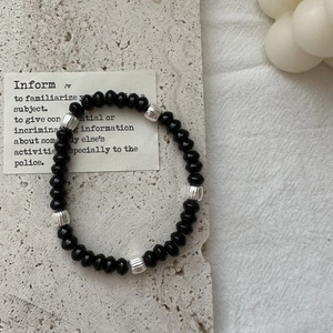 Minimalist S925 silver beaded bracelet with black onyx beads and textured spacers