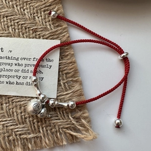 Bracelet S925 argent avec cordon rouge, pendentif calebasse et décorations Fu