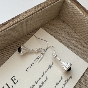 S925 sterling silver drop earrings with frosted texture and black agate beads