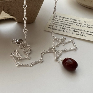 S925 Sterling Silver Necklace For Women Deep Red Bean Pendant Retro Niche Design Twisted Chain Clavicle Necklace Jewelry