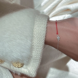Elegant S925 sterling silver red string bracelet with a central sparkling zircon stone