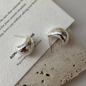 925 Sterling Silver Minimalist Curved Drop Stud Earrings Korean Style Polished Water Drop Bean Earrings For Women Jewelry
