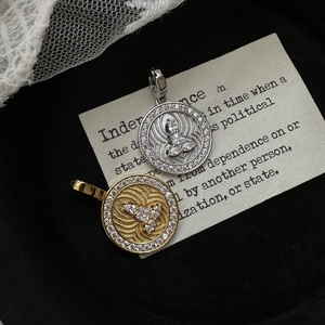 S925 silver bee pendant with radiant texture and sparkling zircon inlay in gold and silver