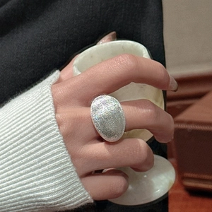 Bague en argent sterling S925 minimaliste avec texture brossée et design ovale