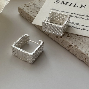 Boucles d'Oreilles Clous Géométriques Tissées Creuses en Argent Sterling S925 Minimaliste Texture Grille Rectangulaire Bijoux Pour Femmes