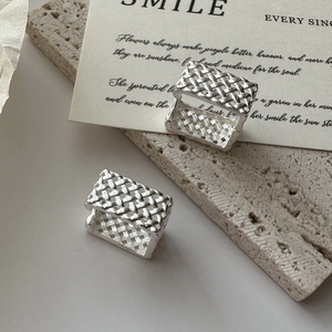 Bague minimaliste en argent sterling S925 avec un design de texture en maille tissée