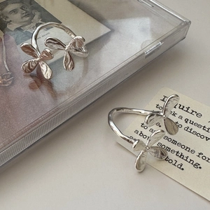 Minimalist S925 sterling silver floral texture open rings with handcrafted petal design