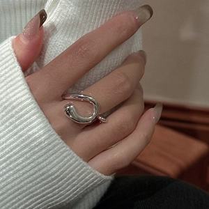 Minimalist S925 sterling silver liquid irregular open ring shown on a finger