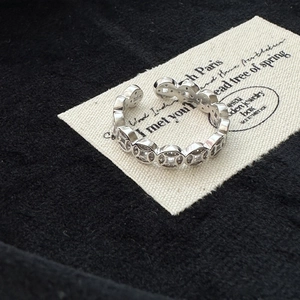 S925 sterling silver coin ring with zircon stones in a vintage minimalist design