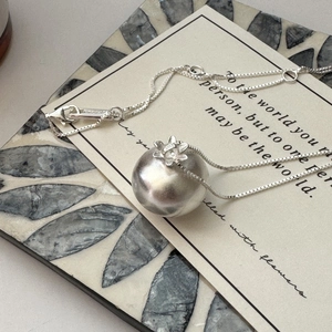 Collier Pendentif Grenade en Argent Sterling 925 Mat Brossé Chaîne Vénitienne Minimaliste Sautoir Long pour Femmes Bijoux