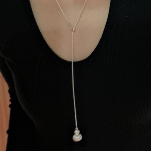 Minimalistische S925 Sterlingsilber Kette mit verstellbarem gebürstetem Kürbis-Anhänger