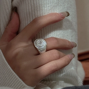 S925 sterling silver spiral ring with square zircon and micro-pave crystals