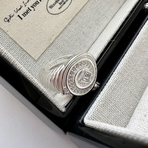 Vintage S925 sterling silver ring with square zircon in a textured jewelry gift box