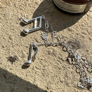 Collier minimaliste en argent S925 avec pendentifs notes de musique et chaîne à glands