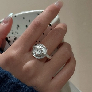 Minimalist S925 sterling silver coffee cup ring featuring creative hollow circular design